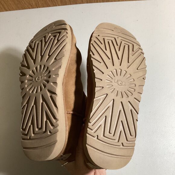 Women’s UGG Marciela Decorative Snap Brown Boots Sz 9 UGGs - Picture 5 of 6